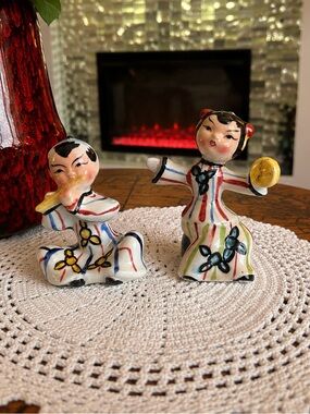 Vintage Japanese Kimono Couple Salt & Pepper Shakers | Hand-Painted Ceramic Kits